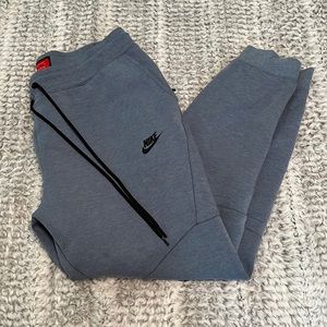 Mens Nike tech fleece pants size Large *Worn 1 time* *limited color*